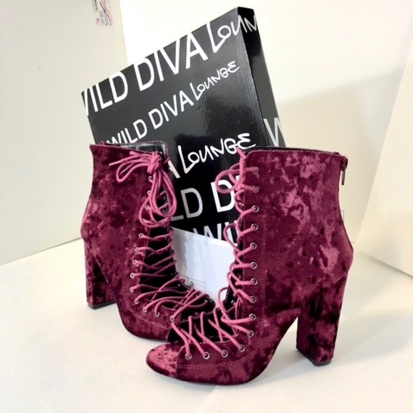 🍍LACE UP BOHO BOOTIES- Cranberry Velvet size 7 - Picture 3 of 8